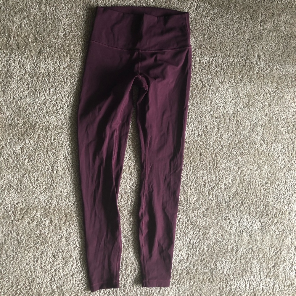 Lululemon Wunder Under 28” leggings, size 6